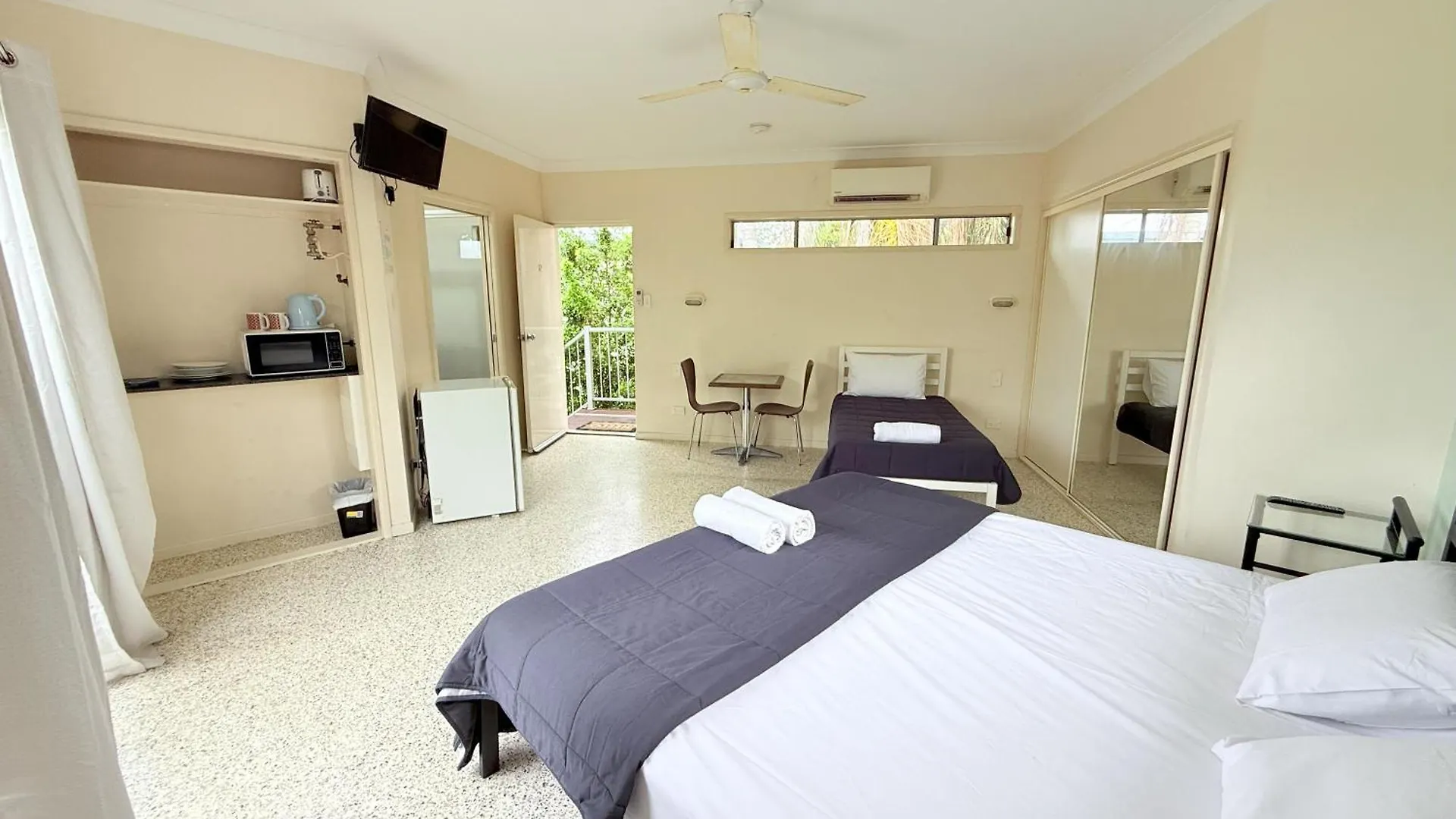 Emu Park Beach Resort