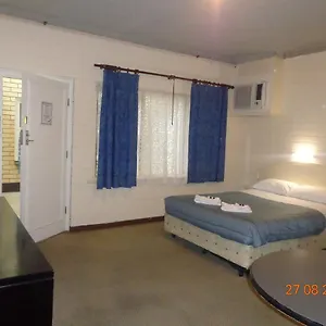 Hostel Backpackers And Travellers Adelaide